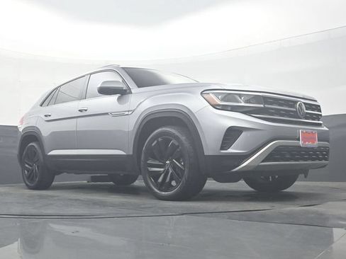 Used 2022 Volkswagen Atlas Cross Sport SE AWD/4WD image 27