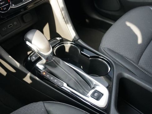 Used 2022 Buick Encore GX Select w/ Sport Touring Package image 26