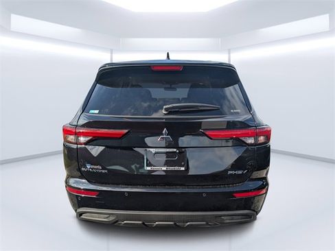 New 2025 Mitsubishi Outlander ES image 4