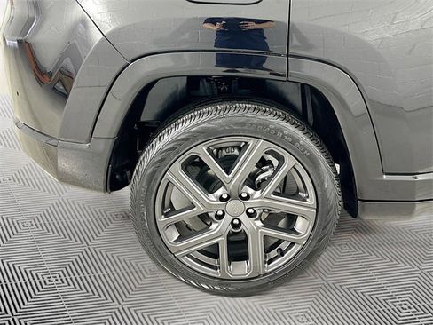 Certified 2024 Jeep Compass Limited w/ High Altitude Package image 30