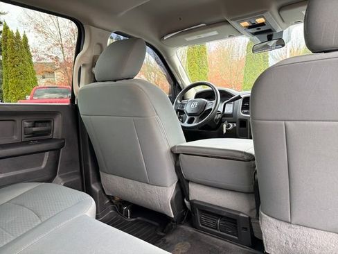 Used 2018 RAM 3500 Tradesman w/ Chrome Appearance Group image 25