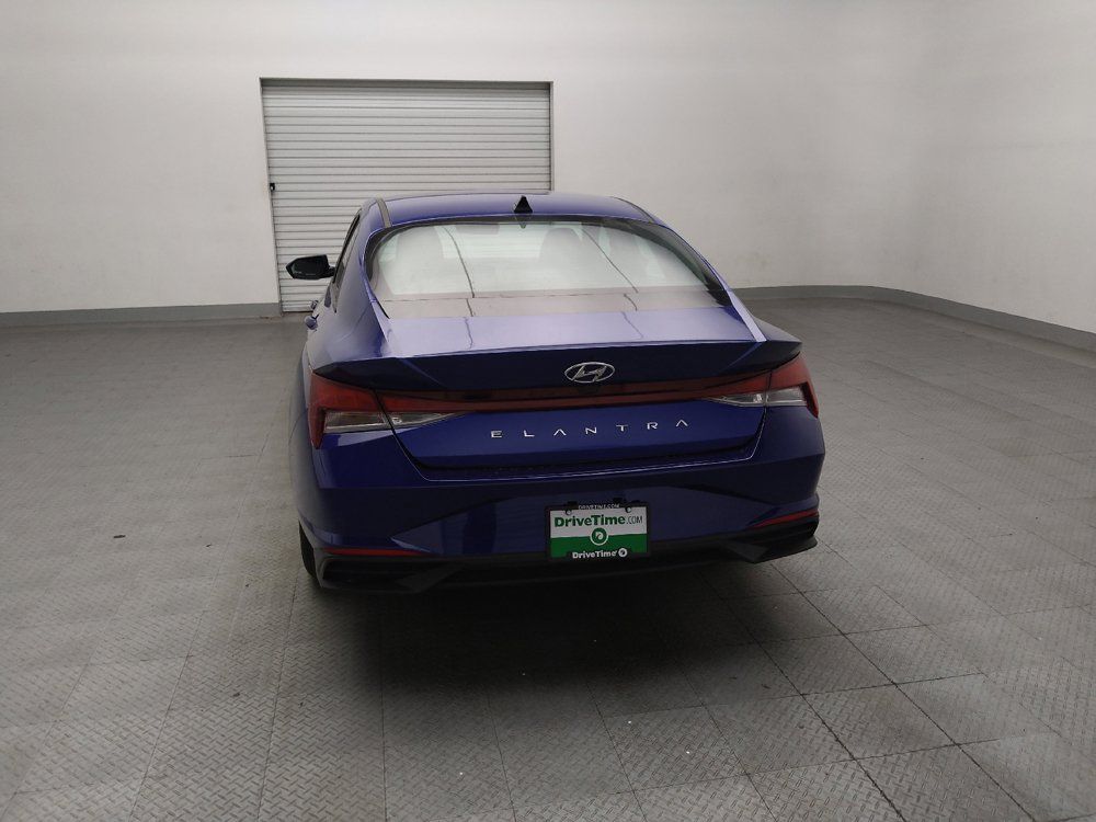Used 2023 Hyundai Elantra SE FWD image 6