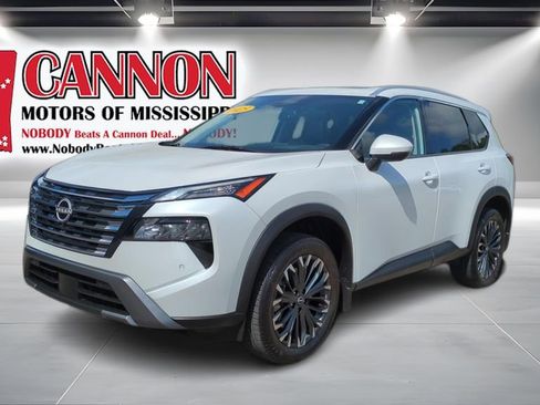 Used 2025 Nissan Rogue SL w/ Tech Package AWD/4WD image 1