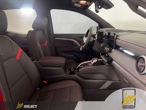 Used 2025 Chevrolet Colorado Z71 w/ Technology Package image 19