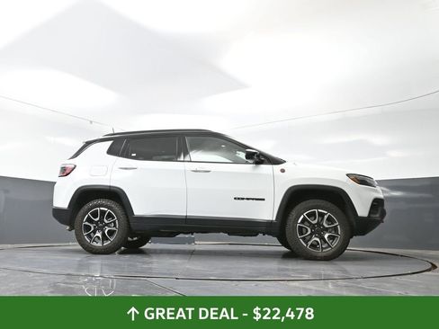 Used 2025 Jeep Compass Trailhawk w/ Trailer Tow Group image 53