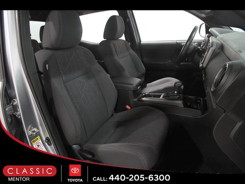Used 2016 Toyota Tacoma TRD Sport w/ Towing Package AWD/4WD image 16