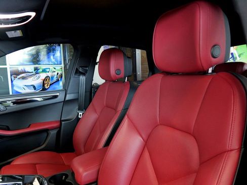 Used 2023 Porsche Macan image 14