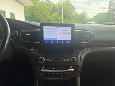 Used 2020 Ford Explorer Limited RWD image 16