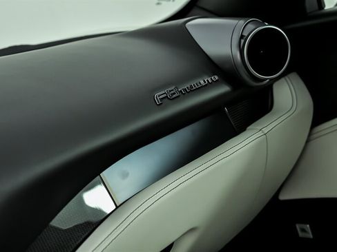 Used 2020 Ferrari F8 Tributo RWD image 31