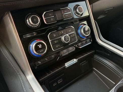 Used 2022 GMC Yukon Denali image 18