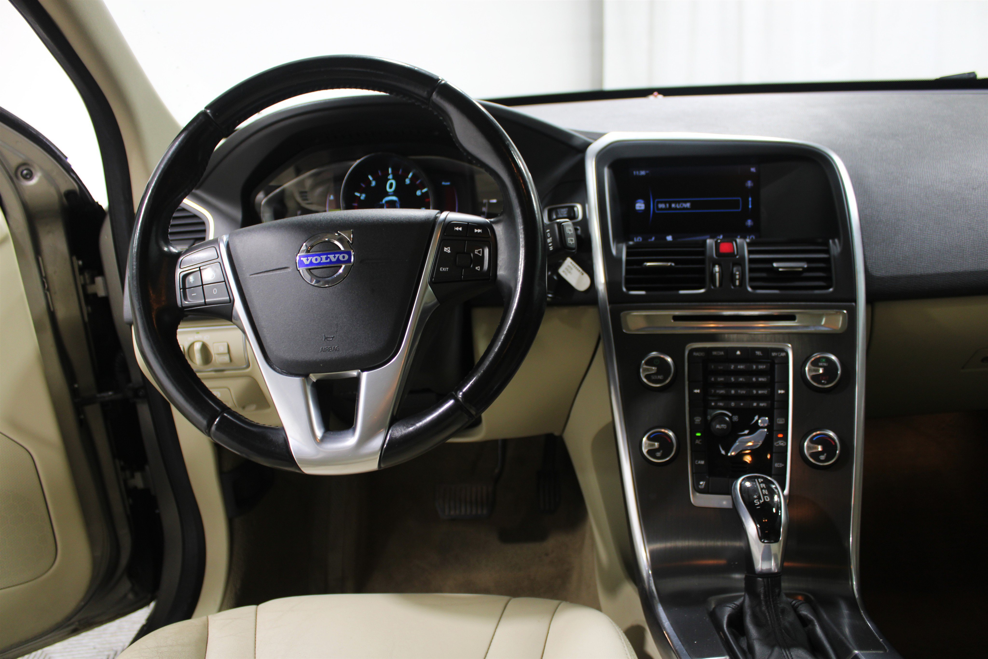 Used 2015 Volvo XC60 T5 Premier Plus FWD image 11