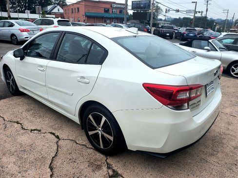 Used 2022 Subaru Impreza 2.0i Premium image 12