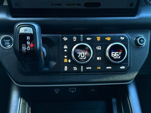 Used 2022 Land Rover Defender 110 XS Edition image 5