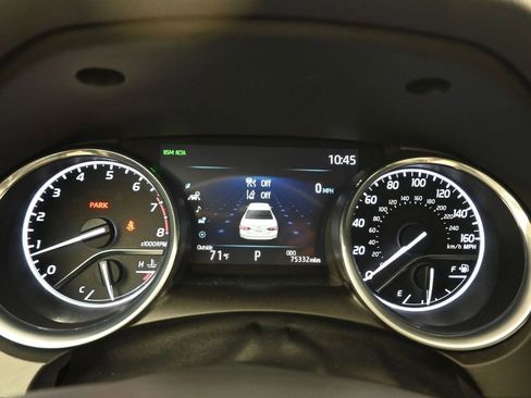 Used 2019 Toyota Camry XLE image 15