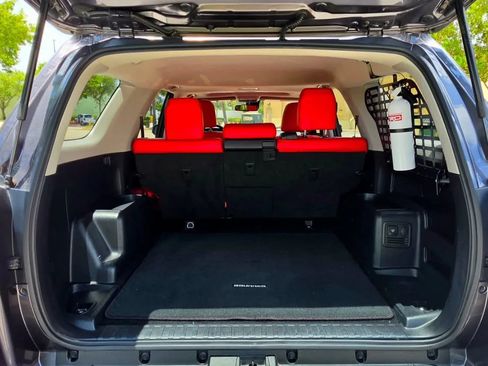 Used 2021 Toyota 4Runner SR5 Premium w/ Moonroof Package AWD/4WD image 8
