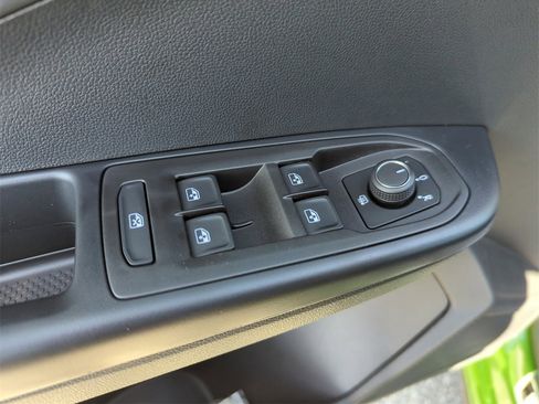 New 2026 Volkswagen Taos SE image 30