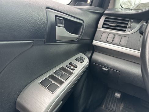 Used 2014 Toyota Camry SE image 24