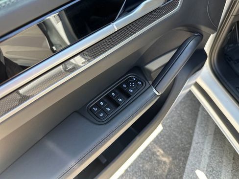 Used 2025 Porsche Cayenne Turbo AWD/4WD image 16