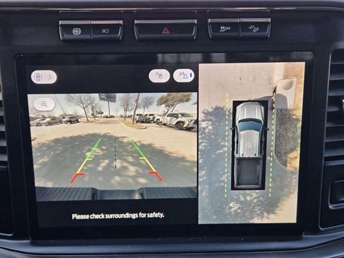 Used 2024 Ford F250 Lariat w/ FX4 Off-Road Package image 16