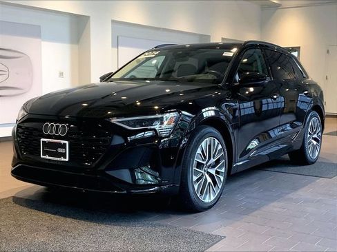 Used 2024 Audi Q8 e-tron Prestige w/ Prestige Package AWD/4WD image 2