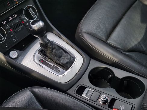 Used 2017 Audi Q3 2.0T Premium Plus w/ Premium Plus Package image 19