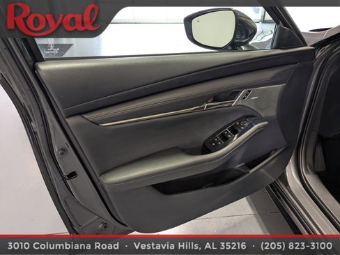 Used 2019 MAZDA MAZDA3 Hatchback w/ Premium Package image 15