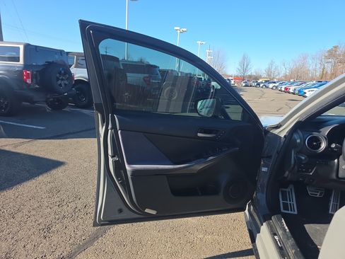 Used 2022 Lexus IS 500 image 27