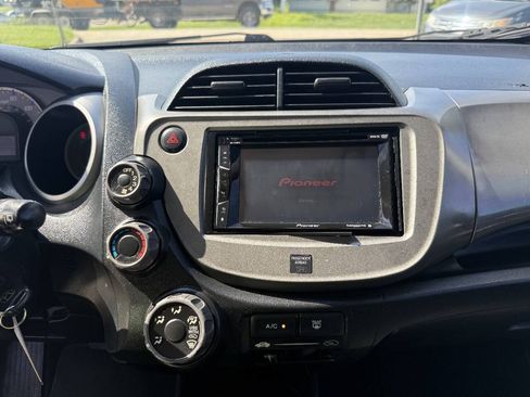 Used 2010 Honda Fit Sport image 17