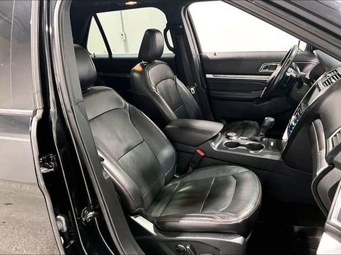 Used 2018 Ford Explorer Sport w/ Equipment Group 401A AWD/4WD image 31