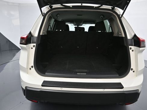 Used 2024 Nissan Rogue S image 23