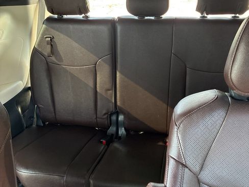 Used 2024 Toyota Sienna Platinum AWD/4WD image 9