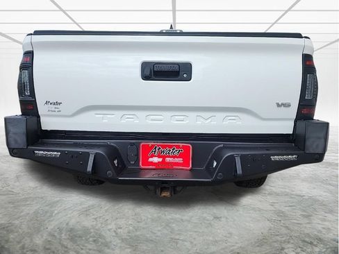 Used 2021 Toyota Tacoma TRD Off-Road AWD/4WD image 26