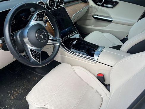 Used 2024 Mercedes-Benz C 300 Sedan image 3