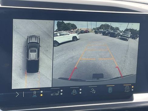 Used 2023 Chevrolet Silverado 1500 High Country AWD/4WD image 19