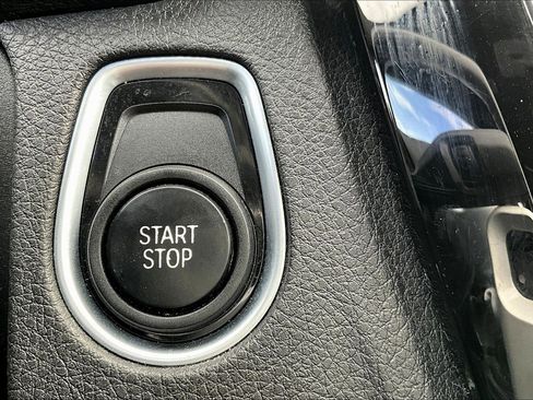 Used 2018 BMW 330e image 22