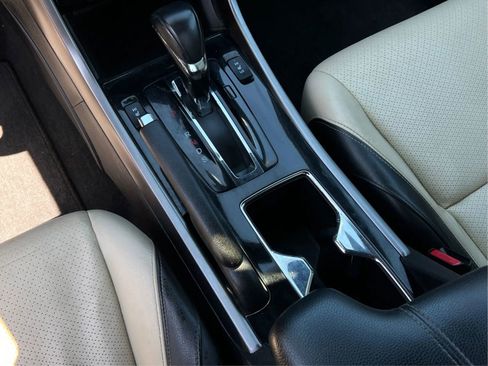 Used 2017 Honda Accord EX-L image 21