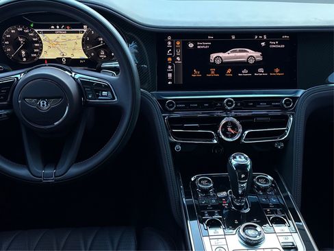 Used 2023 Bentley Flying Spur V8 image 16