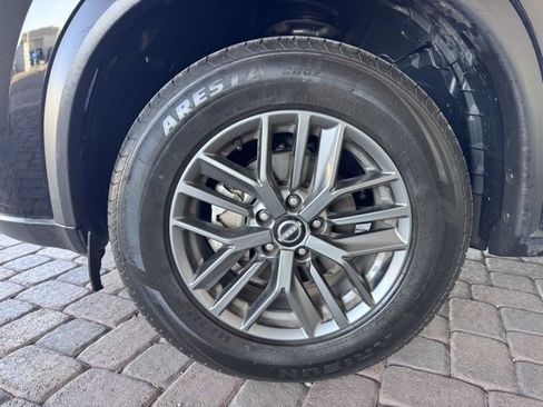 Used 2024 Nissan Rogue S image 27