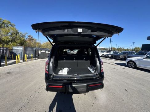 New 2026 Nissan Armada SL w/ Captain's Chari Seat Package AWD/4WD image 23