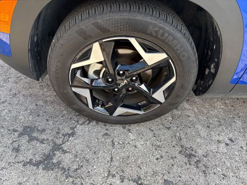 Used 2025 Kia Seltos S FWD image 25