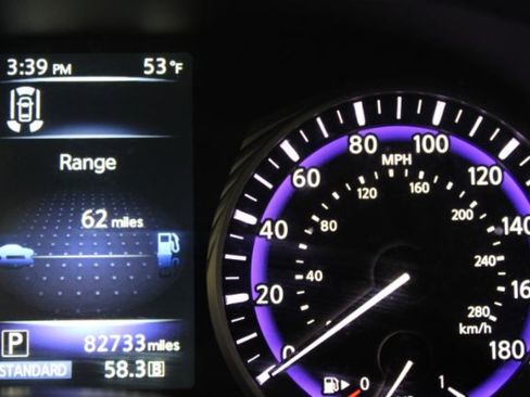 Used 2015 INFINITI Q50 Premium w/ Technology Package image 28