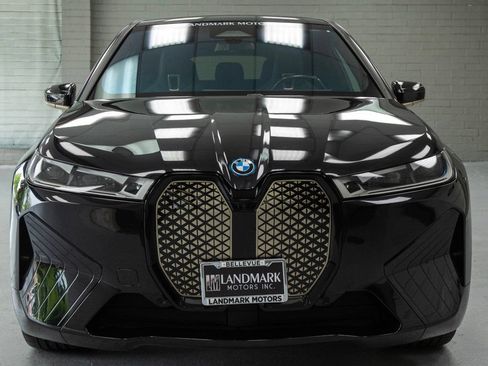 Used 2023 BMW iX xDrive50 w/ Premium Package AWD/4WD image 5