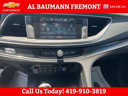 Used 2019 Buick Enclave Premium AWD/4WD image 18