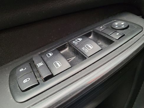 Used 2014 Jeep Cherokee Latitude w/ Cold Weather Group AWD/4WD image 27