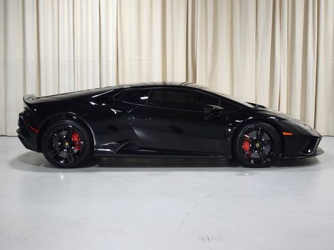 Used 2023 Lamborghini Huracan EVO image 15