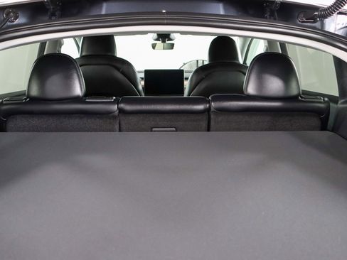 Used 2025 Tesla Model Y Long Range image 28