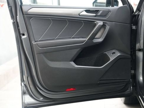 Used 2024 Volkswagen Tiguan SE R-Line FWD image 10