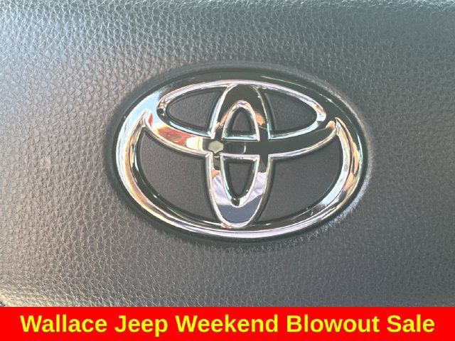 Used 2025 Toyota Tundra Limited AWD/4WD image 4