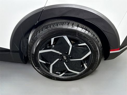 Certified 2024 Hyundai Ioniq 5 SE image 34