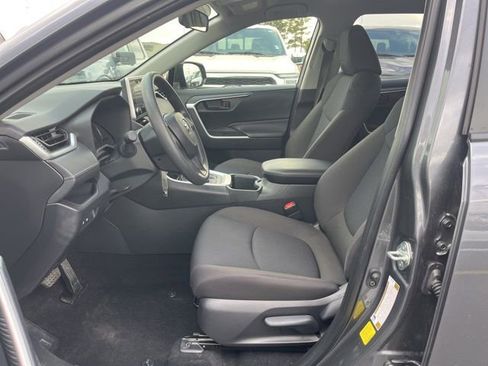 Used 2025 Toyota RAV4 LE AWD/4WD image 9